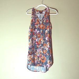 Delightful sleeveless summer dress with pockets
